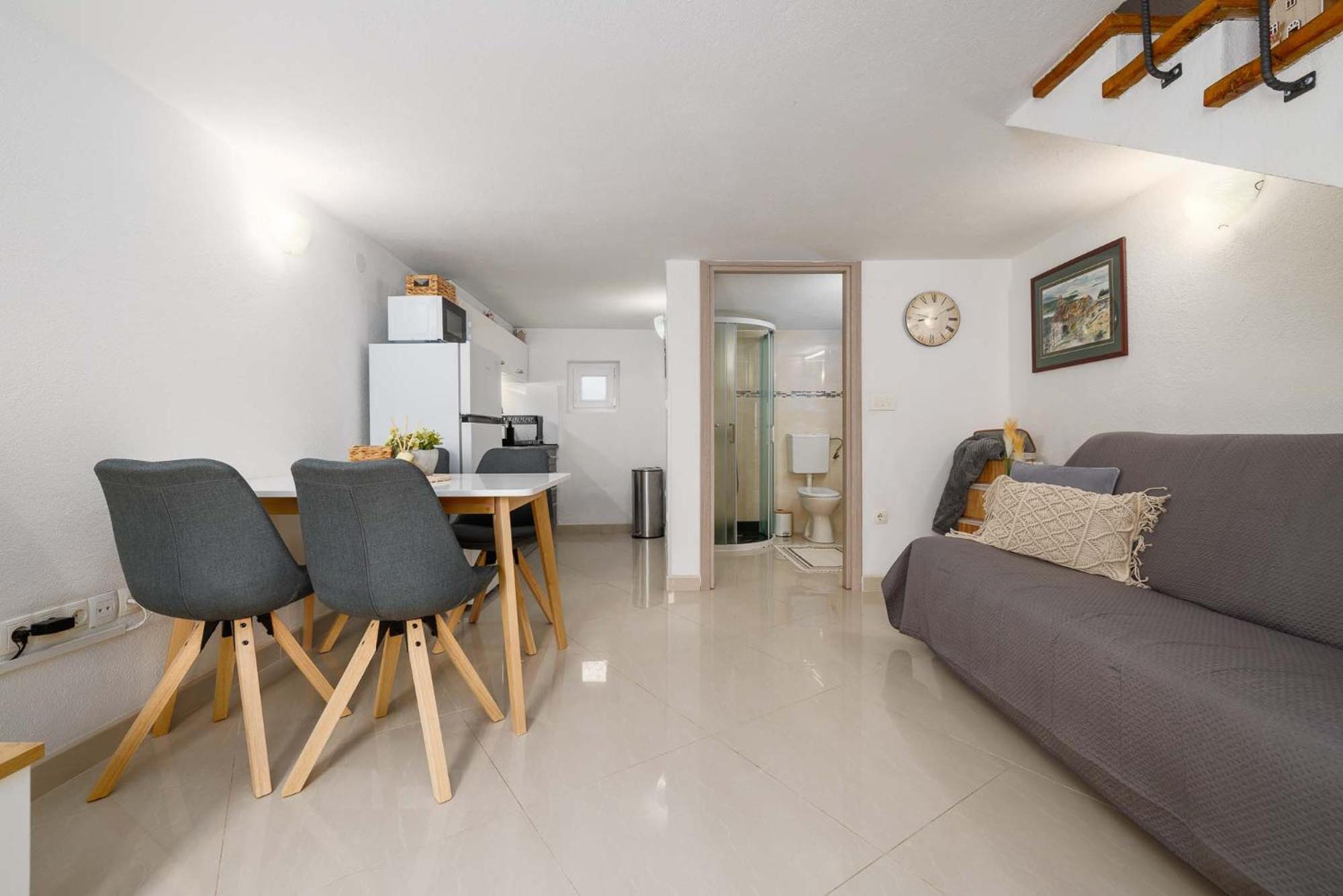 Apartment Katalin Kornić Buitenkant foto